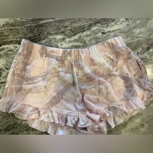 Hollister Pink Camo Ruffle Bottom Pajama Shorts Size S Never worn!